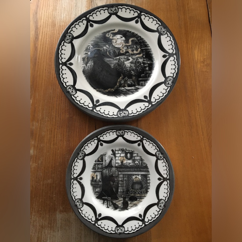 Set of 4 large and small Royal Stafford Halloween Plates